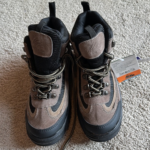 NWT Itasca Hiking Boots - Picture 2 of 9